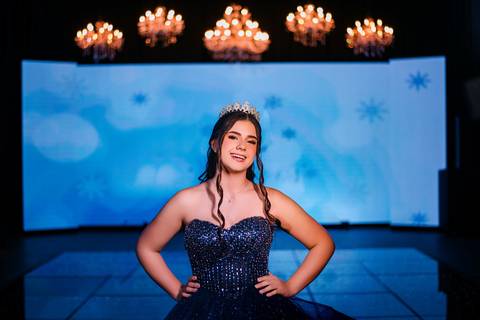 fotos da festa de 15 anos de larissa abascal em cachoeirinha no espaço Pátio 115 feitas por Jeferson Paz Fotografia'