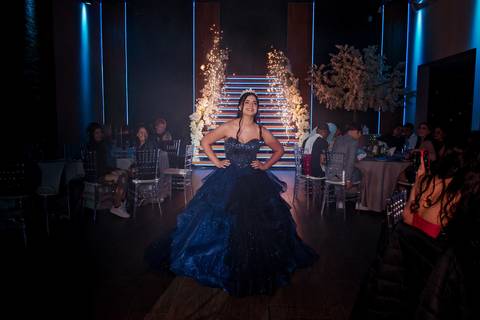 fotos da festa de 15 anos de larissa abascal em cachoeirinha no espaço Pátio 115 feitas por Jeferson Paz Fotografia'