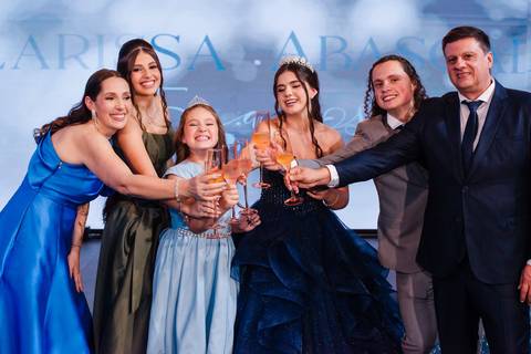 fotos da festa de 15 anos de larissa abascal em cachoeirinha no espaço Pátio 115 feitas por Jeferson Paz Fotografia'