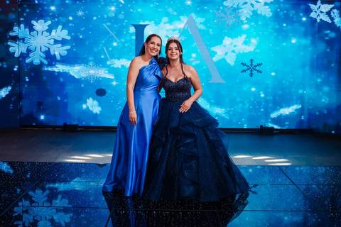 fotos da festa de 15 anos de larissa abascal em cachoeirinha no espaço Pátio 115 feitas por Jeferson Paz Fotografia'