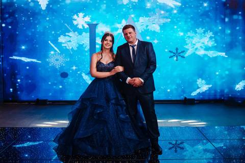 fotos da festa de 15 anos de larissa abascal em cachoeirinha no espaço Pátio 115 feitas por Jeferson Paz Fotografia'