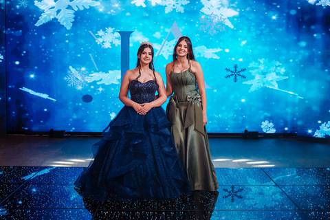 fotos da festa de 15 anos de larissa abascal em cachoeirinha no espaço Pátio 115 feitas por Jeferson Paz Fotografia'