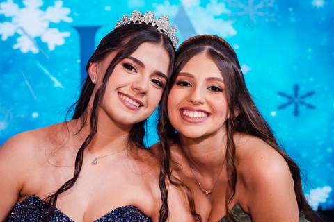 fotos da festa de 15 anos de larissa abascal em cachoeirinha no espaço Pátio 115 feitas por Jeferson Paz Fotografia'