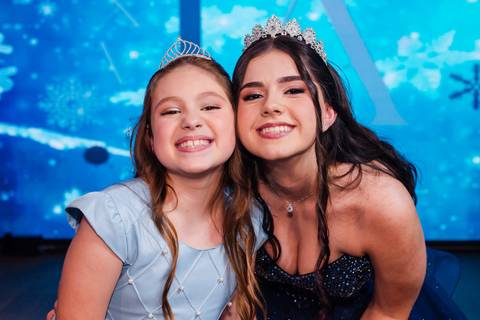 fotos da festa de 15 anos de larissa abascal em cachoeirinha no espaço Pátio 115 feitas por Jeferson Paz Fotografia'