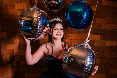 fotos da festa de 15 anos de larissa abascal em cachoeirinha no espaço Pátio 115 feitas por Jeferson Paz Fotografia'