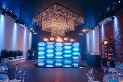 fotos da festa de 15 anos de larissa abascal em cachoeirinha no espaço Pátio 115 feitas por Jeferson Paz Fotografia'
