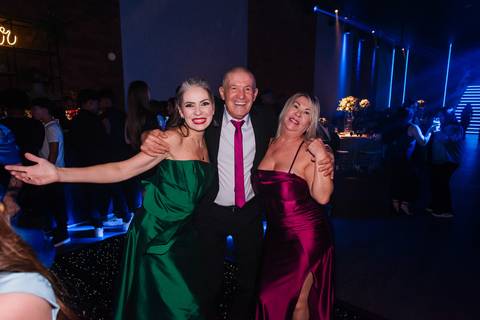 fotos da festa de 15 anos de larissa abascal em cachoeirinha no espaço Pátio 115 feitas por Jeferson Paz Fotografia'