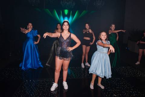 fotos da festa de 15 anos de larissa abascal em cachoeirinha no espaço Pátio 115 feitas por Jeferson Paz Fotografia'