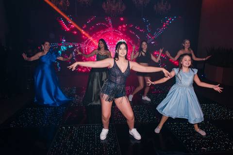 fotos da festa de 15 anos de larissa abascal em cachoeirinha no espaço Pátio 115 feitas por Jeferson Paz Fotografia'
