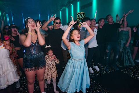 fotos da festa de 15 anos de larissa abascal em cachoeirinha no espaço Pátio 115 feitas por Jeferson Paz Fotografia'