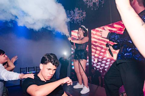 fotos da festa de 15 anos de larissa abascal em cachoeirinha no espaço Pátio 115 feitas por Jeferson Paz Fotografia'