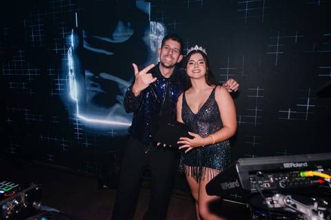 fotos da festa de 15 anos de larissa abascal em cachoeirinha no espaço Pátio 115 feitas por Jeferson Paz Fotografia'