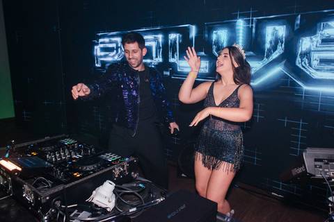 fotos da festa de 15 anos de larissa abascal em cachoeirinha no espaço Pátio 115 feitas por Jeferson Paz Fotografia'