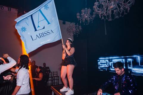 fotos da festa de 15 anos de larissa abascal em cachoeirinha no espaço Pátio 115 feitas por Jeferson Paz Fotografia'