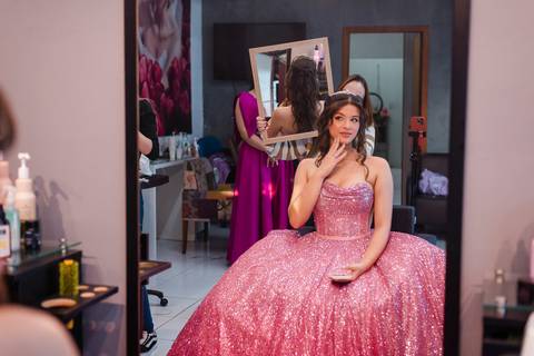 Fotos da festa de 15 anos de Dhiully na Estética Joice Oliveira Studio Hair'