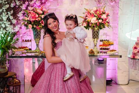 Fotos da festa de 15 anos de Dhiully na Saint Haus Eventos by Jeferson paz Fotografia'