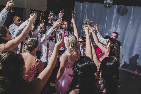 Casamento coreografia da abertura da pista de dança e brinde com os padrinhos'
