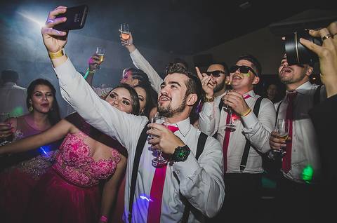 Casamento pista de dança selfie dos padrinhos'