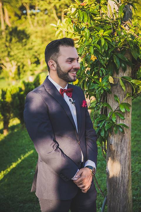 Casamento ao ar livre em Sapiranga noivo esperando a noiva'