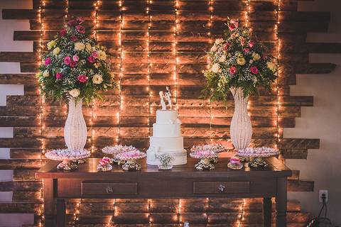 Casamento em Sapiranga Decoração da mesa de doces e do bolo'