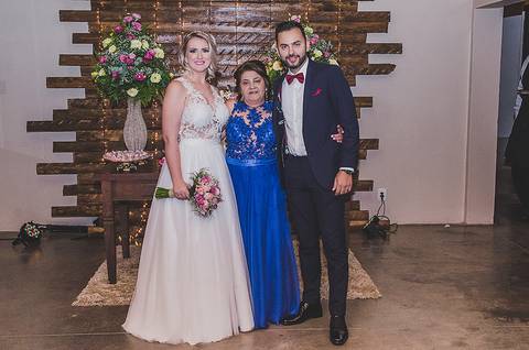 Casamento noivos com a mãe do noivo'