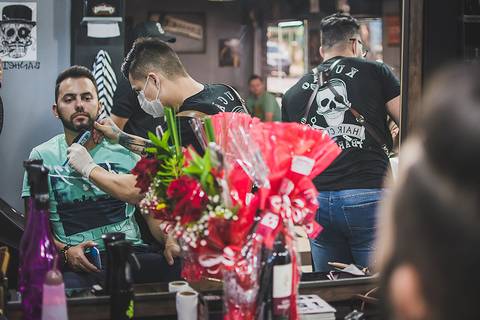 Casamento dia do noivo na barbearia'