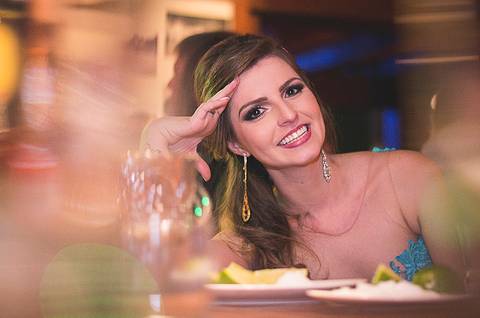 Festa de formatura porto alegre fotógrafo jeferson paz formanda bebendo tequila'