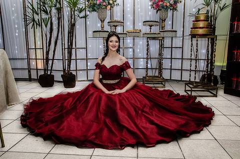 Debutante com vestido vermelho Porto Alegre '