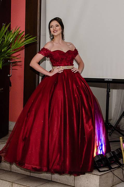 Festa de 15 anos Porto Alegre entrada da debutante'