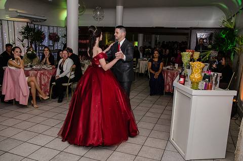 Festa de 15 anos na Sociedade Gondoleiros Porto Alegre Valsa com o pai'