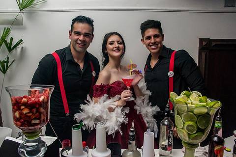 Festa de 15 anos Porto Alegre mesa de drinks Inove Bartenders'