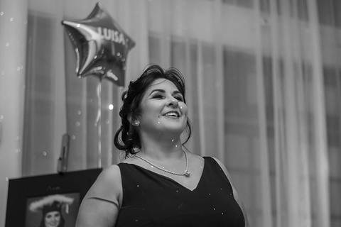 Pista de dança em festa de formatura. Mãe da formanda'