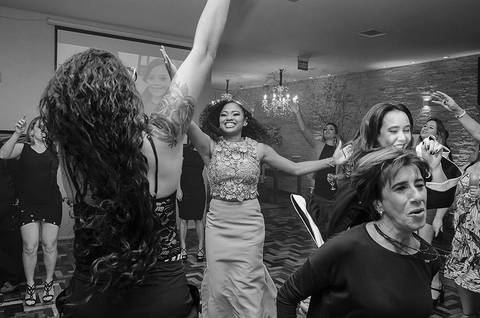 Fotos da pista de dança em festa de formatura'