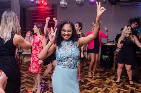 Fotos da pista de dança em festa de formatura'