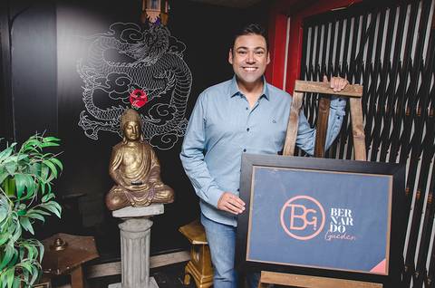 O jornalista e apresentador Bernardo Guedes apresenta sua nova identidade visual'