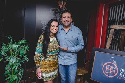Bernardo Guedes com seus convidados no restaurante Bonsai Culinária Japonesa'