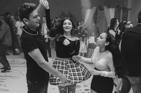 pista de dança em festa de 15 anos'