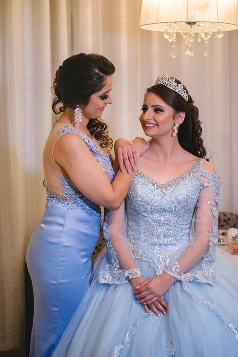 Debutante com  sua mãe'