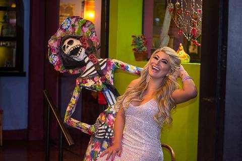 Letícia Swarowski comemorando seu aniversário no Guacamole Cocina Mexicana'