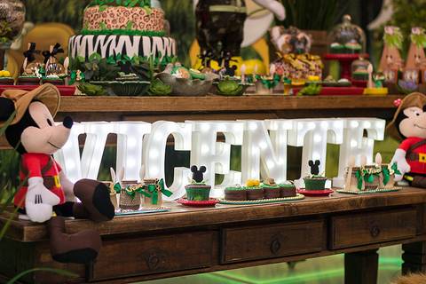 Festa infantil em Richesky Kids & Teens letreiro de led'