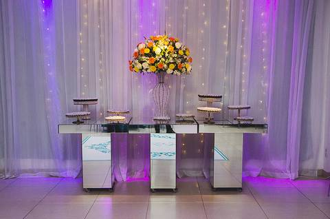 mesa decorada para formatura'
