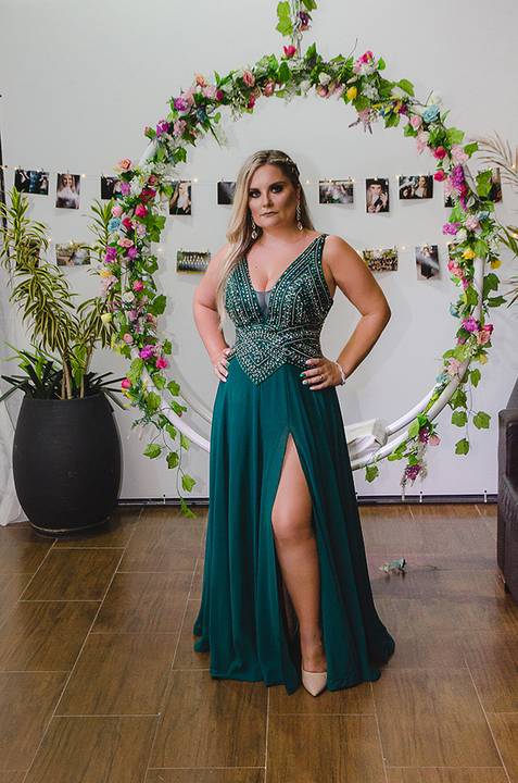 Formanda posa para fotos'