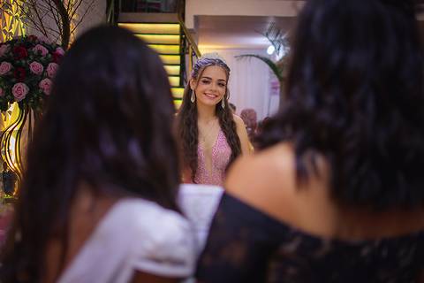 Debutante recebe homenagem'