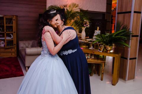 Fotos de Festa de 15 anos em Sapucaia do Sul mãe e debutante'