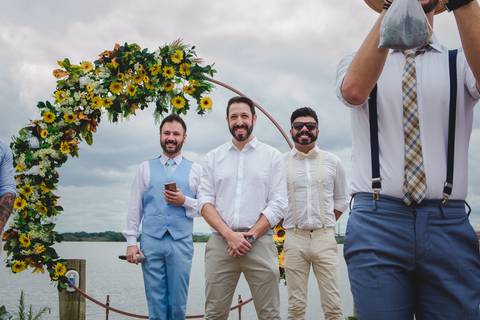 noivo no altar no canto da ilha porto alegre'