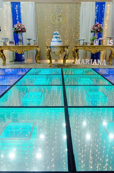 Decoração de festa de 15 anos com pista de LED no Gran Fiesta Canoas'