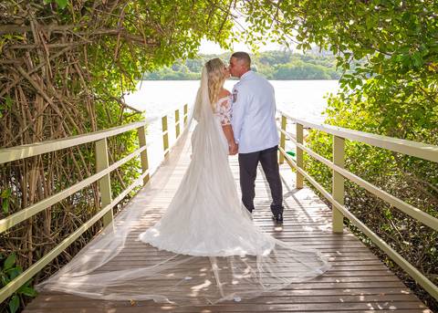 Dia especial

Casamento Lidiane & Claudio

Local: Clube Alfa Barra - Barra da Tijuca



Fotógrafo Wallace Nunes - Rio de Janeiro Zona Oeste

Guaratiba'