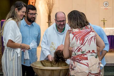 Momento super importante e lindo para todos! Batizado Betina e Leonardo!
O batizado é um momento super especial e tem que ser eternizado!
Parabéns as famílias.
Paróquia Santo Agostinho - Novo Leblon 
Fotógrafo Wallace Nunes - Rio de Janeiro Zona Oeste'