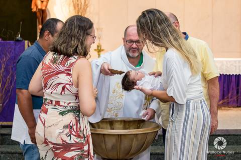 Momento super importante e lindo para todos! Batizado Betina e Leonardo!
O batizado é um momento super especial e tem que ser eternizado!
Parabéns as famílias.
Paróquia Santo Agostinho - Novo Leblon 
Fotógrafo Wallace Nunes - Rio de Janeiro Zona Oeste'