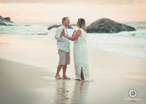 Lindo e emocionante ensaio de Luiz e Adriana em comemoração aos 30 anos de casados. Muito amor! E história no qual ajudei a eternizar com essa linda arte que é a fotografia!



Fotógrafo Wallace Nunes - Rio de Janeiro Zona Oeste

Guaratiba'